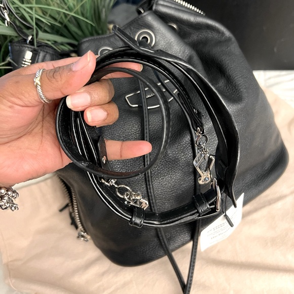 BALENCIAGA bucket papier bag. …… - Picture 6 of 17
